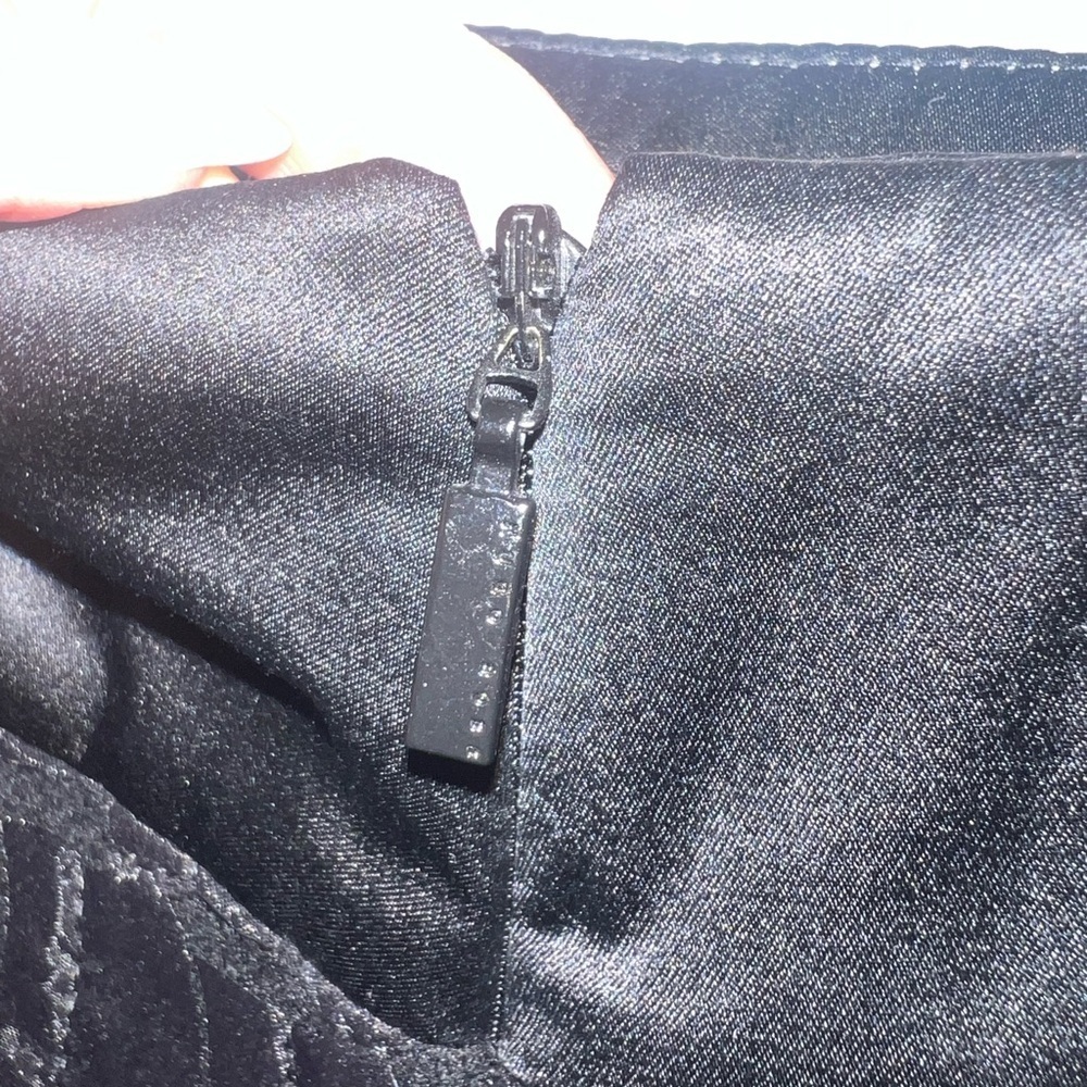 Hugo Boss Black Textured Pencil Skirt - Picture 5 of 8